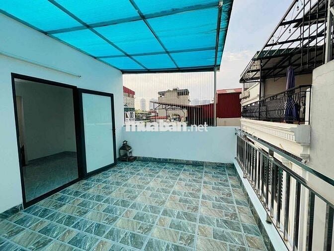 Bán nhà Đống Đa - Phố Tây Sơn, 32m2 x 5 tầng, MT 4,2m, giá 9.1 tỷ, lô