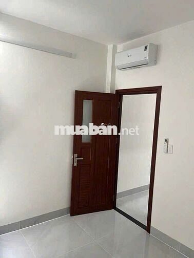 Cho thuê nhà mới xây 3 lầu giá rẻ