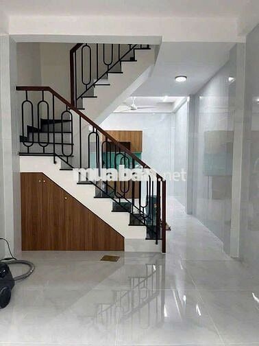 Cho thuê nhà mới xây 3 lầu giá rẻ