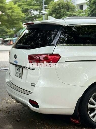 Kia Sedona quá mới ah