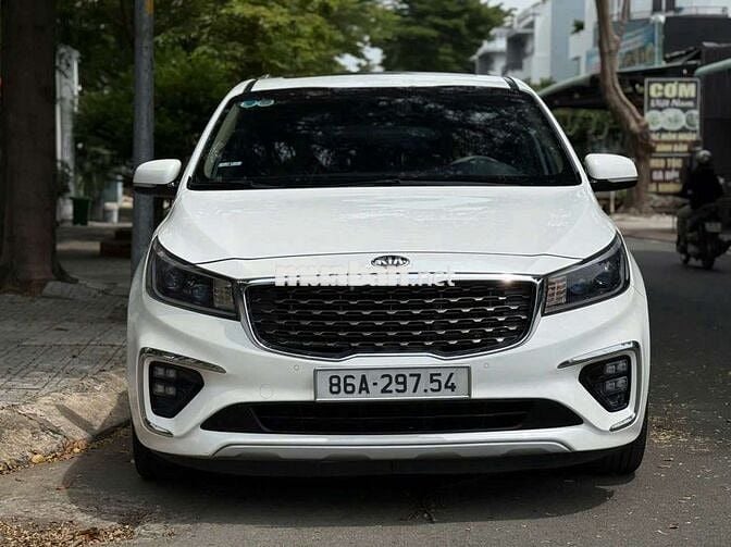 Kia Sedona quá mới ah