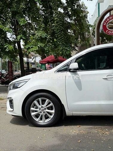 Kia Sedona quá mới ah