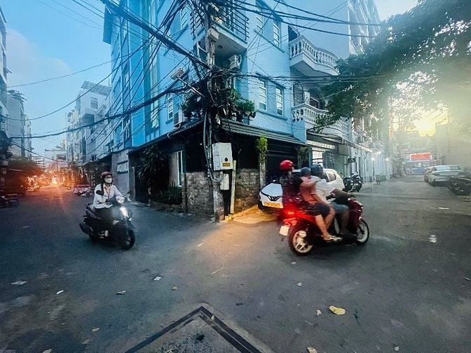 Xô Viết Nghệ Tĩnh 3Tầng,Nở Hậu,Cách ĐH Ngoại Thương 290m,khu nhộn nhịp