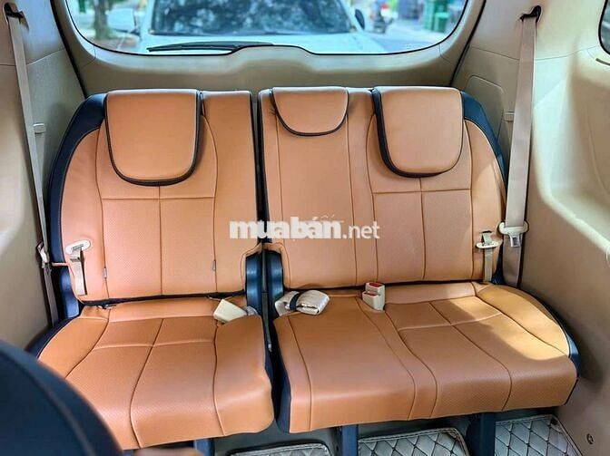 Kia Sedona quá mới ah