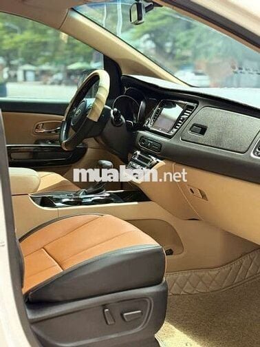 Kia Sedona quá mới ah