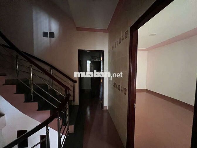 NHÀ MẶT TIỀN ĐƯỜNG LÊ THỊ HOA BÌNH CHIỂU, 2 LẦU 7X15M 7PN 5WC Ở+KD, VP