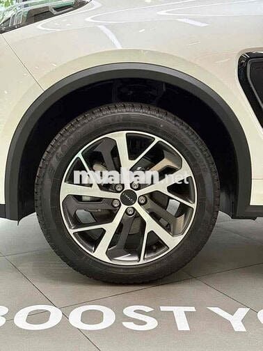 Lynk&Co 01 HYPER