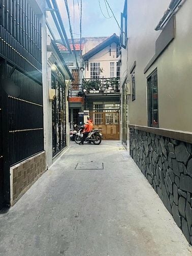 Xô Viết Nghệ Tĩnh 3Tầng,Nở Hậu,Cách ĐH Ngoại Thương 290m,khu nhộn nhịp