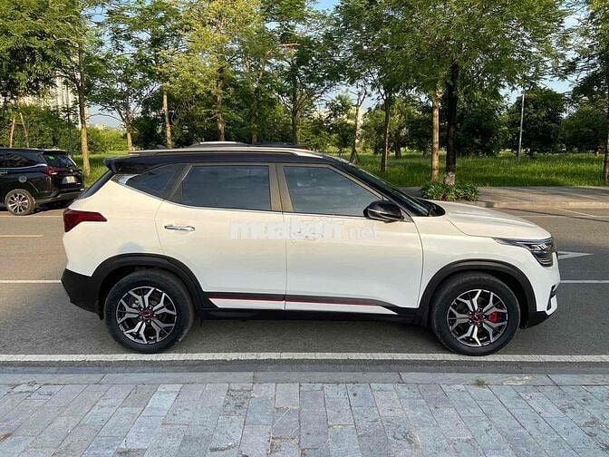 Kia Seltos 2023 GT-Line bản cao nhất 6 túi khí
