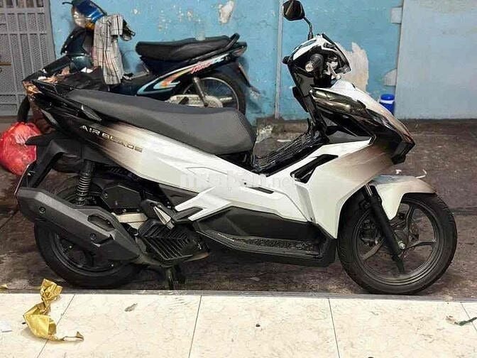 Bán xe AB 125 4val màu đen