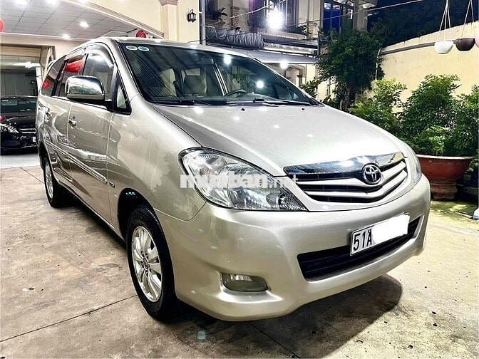 Toyota Innova G 2011