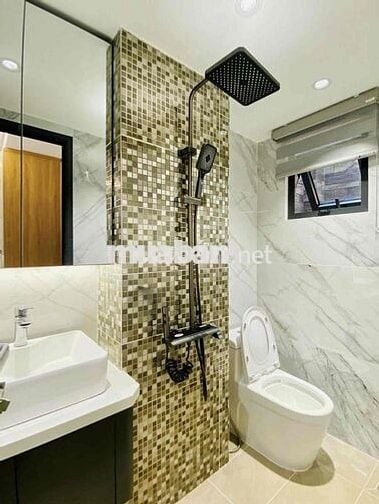 Chủ kẹt tiền cần bán nhà đường Hoà Hưng, Quận 10. Giá 5Tỷ660/ 4,1x10m.