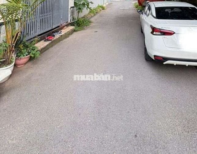 Nhà gần ngay chợ Dĩ an 1, đ. 5 m xe hơi thông