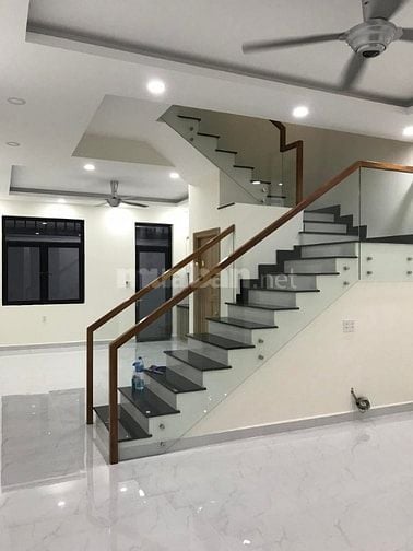 Nhà phố Citi Bella 1 trệt 2 lầu, nhà hoàn thiện, sổ hồng riêng, giá 8.
