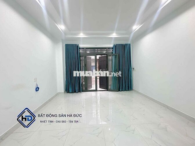 Nhà 3 lầu khu nhà lầu an ninh có vỉa hè cách Lê Văn Khương 100m