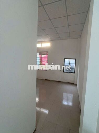 Cho thuê nhà 2 tầng mặt tiền đường 7m5 Vũ hữu