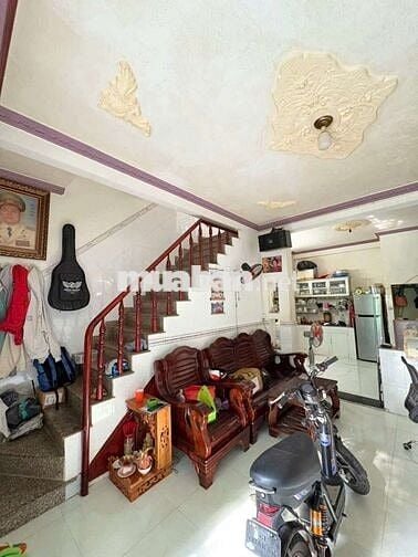 Nhà gần ngay chợ Dĩ an 1, đ. 5 m xe hơi thông
