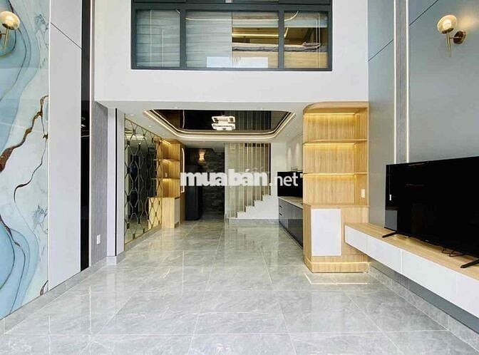 Chủ kẹt tiền cần bán nhà đường Hoà Hưng, Quận 10. Giá 5Tỷ660/ 4,1x10m.