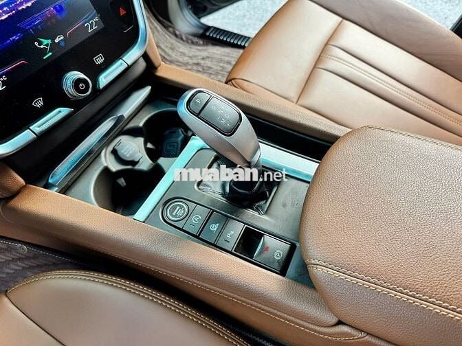 VinFast Lux SA2.0 2021 Premium 2.0 AT - 85000 km