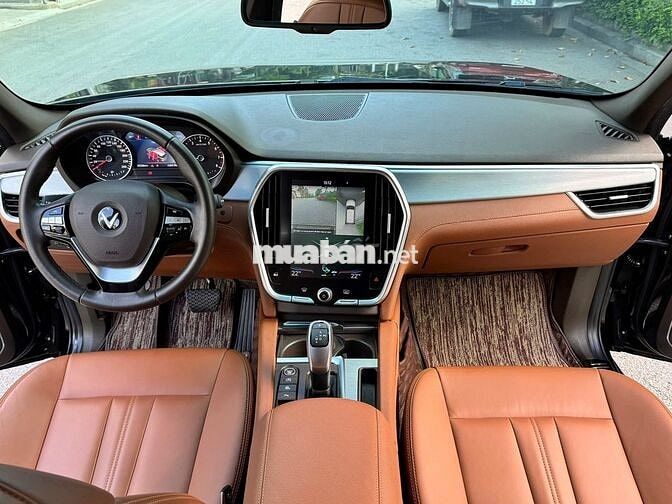 VinFast Lux SA2.0 2021 Premium 2.0 AT - 85000 km