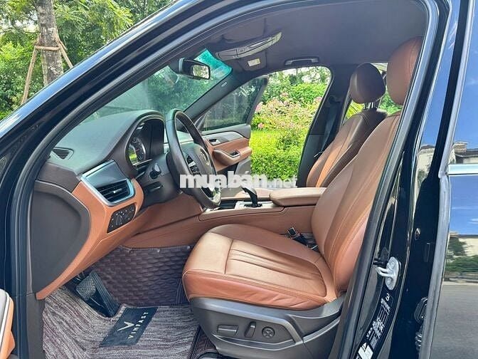 VinFast Lux SA2.0 2021 Premium 2.0 AT - 85000 km