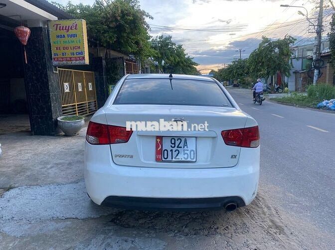 Kia Forte 2012 SX 1.6 MT - 300000 km