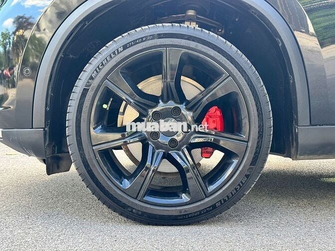 VinFast Lux SA2.0 2021 Premium 2.0 AT - 85000 km