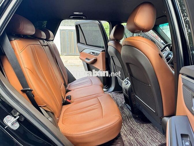 VinFast Lux SA2.0 2021 Premium 2.0 AT - 85000 km