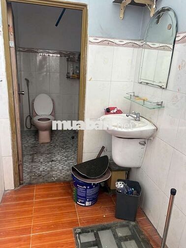 Cần cho thuê nhà P ĐHT .Q12. DT 4, 5 x18 .1 trệt 1 lầu 3 PN 2WS