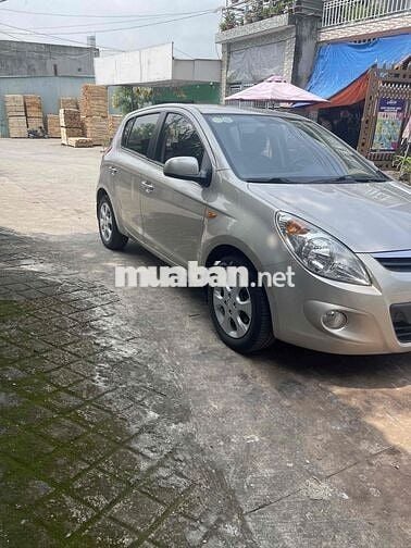 Hyundai i20 2011 1.4 AT - 910000 km