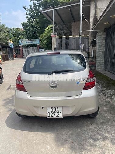 Hyundai i20 2011 1.4 AT - 910000 km