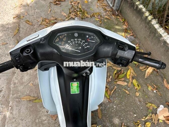 Yamaha Sirius Fi ít chạy ốc tán xanh lè
