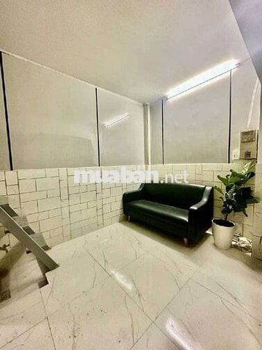 Bán nhà nhỏ hẻm to 5m , nhỉnh hơn 1 tỷ