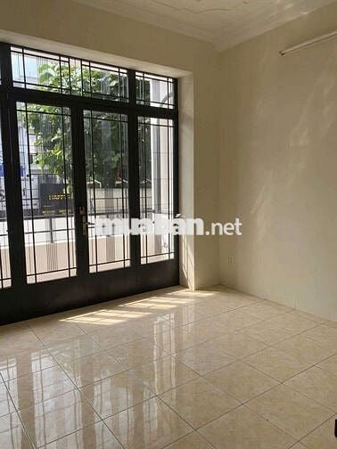 Nhà mặt tiền kinh doanh cung đường VIP tên lửa