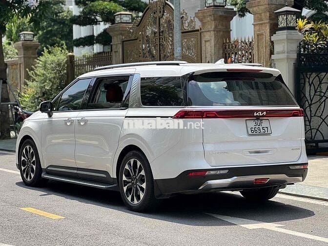 Kia Carnival 2023 Signature 2.2D - 13333 km