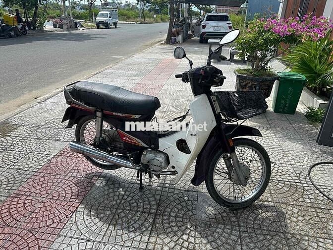 dream Tàu đời đầu cực êm chỉ việc đổ xăng máy Zin
