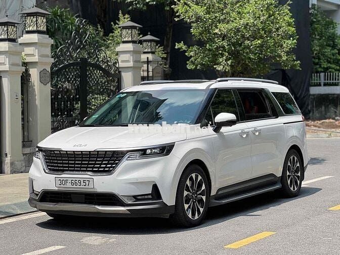 Kia Carnival 2023 Signature 2.2D - 13333 km