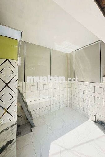 Bán nhà nhỏ hẻm to 5m , nhỉnh hơn 1 tỷ