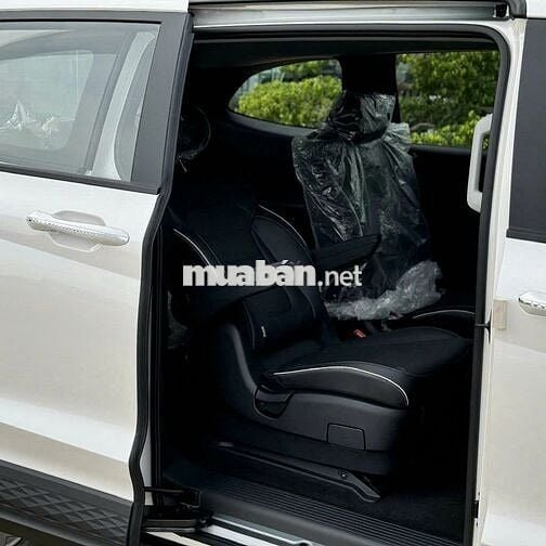 HYUNDAI CUSTIN 1.5 AT 2025