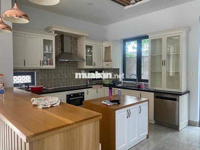 Biệt thự sân vườn 10x20 có hồ cá thoáng mát gần UBND Quận 12