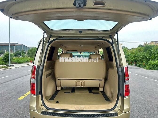 Hyundai  Starex 9 chỗ 2010  - 10999 km