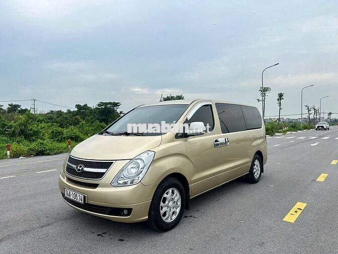 Hyundai  Starex 9 chỗ 2010  - 10999 km