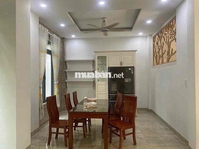 Biệt thự sân vườn 10x20 có hồ cá thoáng mát gần UBND Quận 12