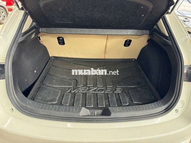 Mazda 3 2018 Hatchback 1.5 AT,màu trắng,83.000 km