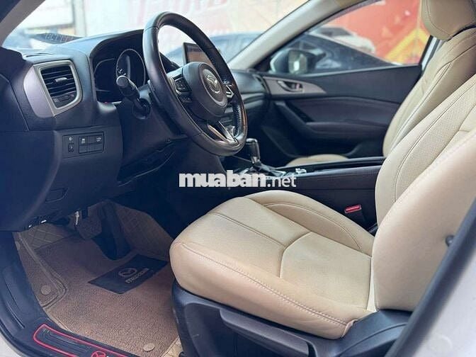 Mazda 3 2018 Hatchback 1.5 AT,màu trắng,83.000 km