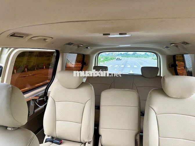 Hyundai  Starex 9 chỗ 2010  - 10999 km