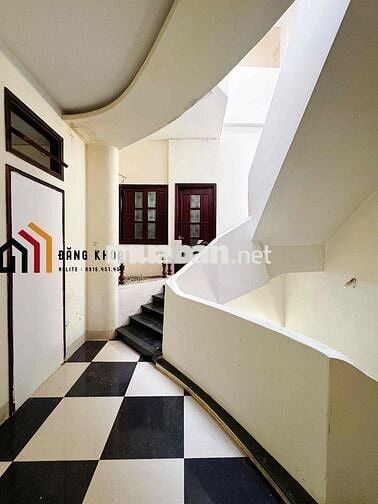 CHO THUÊ NHÀ MẶT TIỀN ĐƯỜNG TRẦN PHÚ