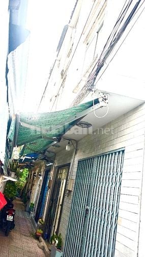Nhà 1 trệt 2 lầu đúc hẻm xe hơi vài mét.nhà bè