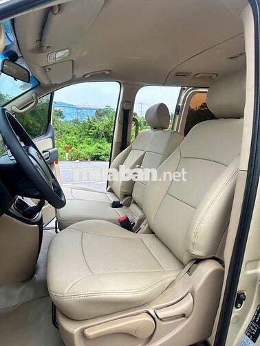 Hyundai  Starex 9 chỗ 2010  - 10999 km