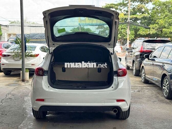 Mazda 3 2018 Hatchback 1.5 AT,màu trắng,83.000 km